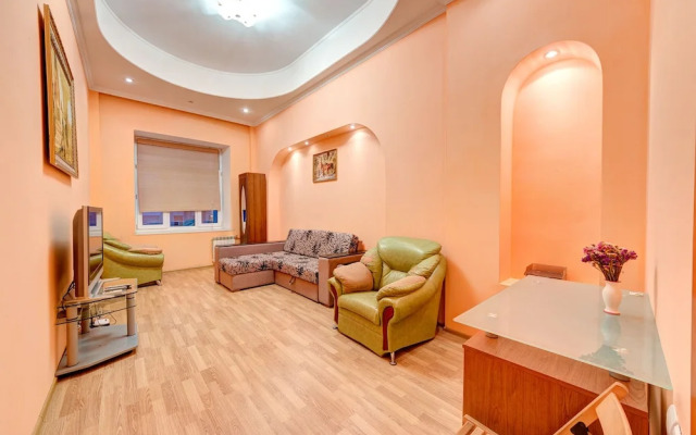 Elegant Apartment on Saksagans'kogo street