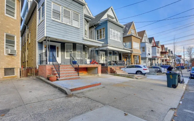 Jersey City Apartment Near Liberty State Park