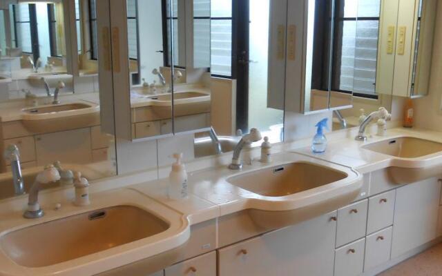 B & B Pension Hakone