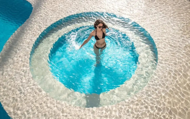 Albatros Aqua Blue Azrak VIP Package