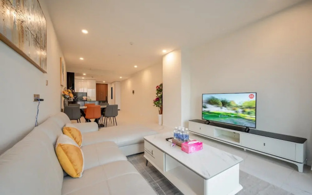 DongDong Apartment The Metropole