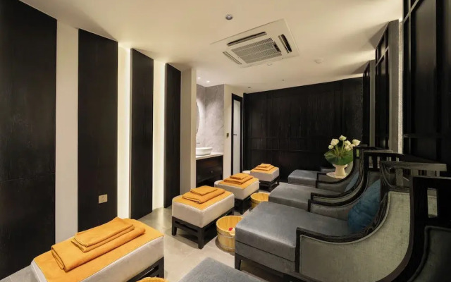 Luxe Paradise Premium Hotel
