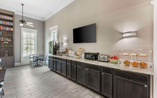 Quality Inn & Suites