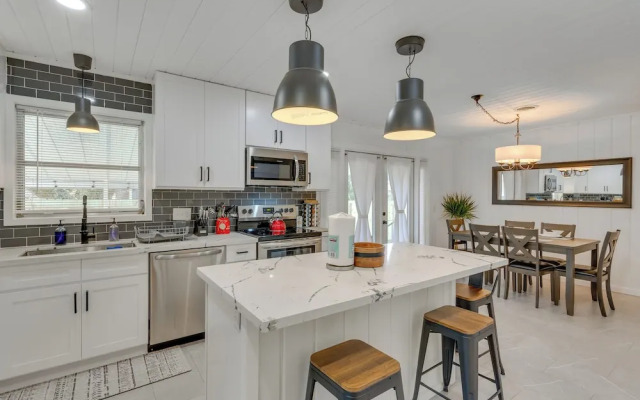 Stylish Pensacola Retreat w/ Patio & Grill!