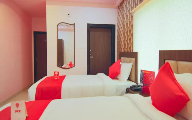 Hotel B Square by OYO Rooms