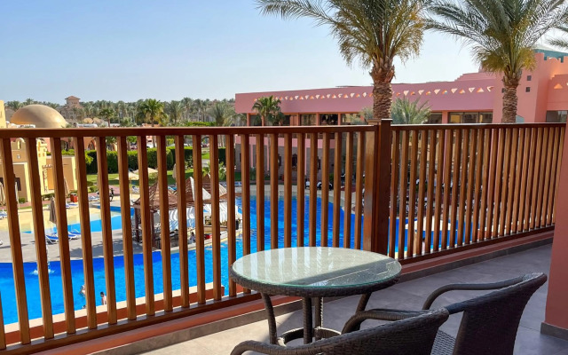 Nubian Island, Families and Couples only