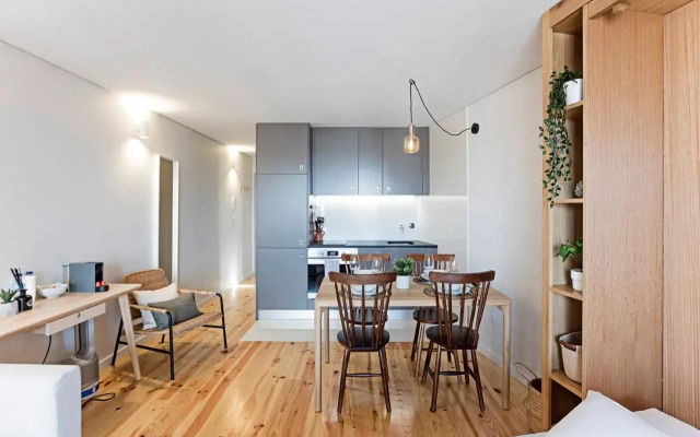 Downtown Studio w/ Gorgeous Views by LovelyStay