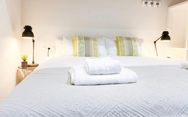 Stunning Boutique - Space Maison Apartments