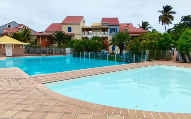 Ti Punch Appartement pied dans l'eau avec piscine