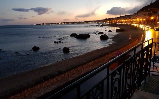 Homstel Beach - Taormina Hostel