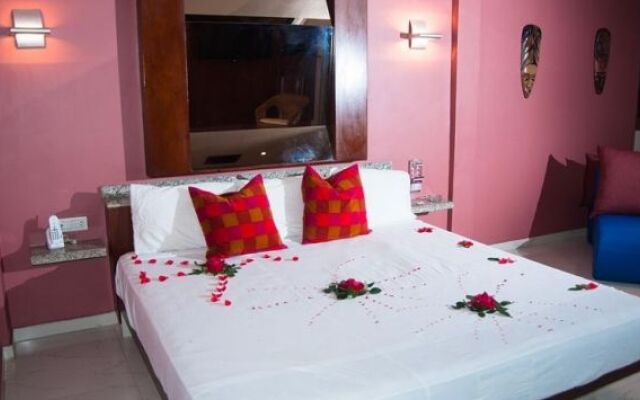 Hotel Aladdin Caracas - Couples Only