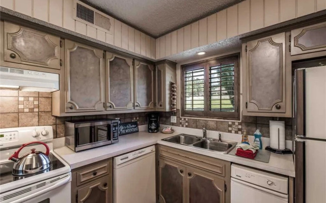 Aspen Run Condo 2B - Two Bedroom Condo