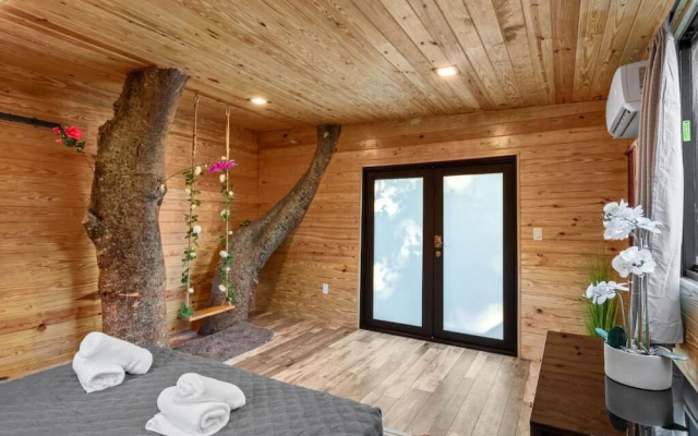 One & OnlyTreehouse Villa Pool Jacuzzi