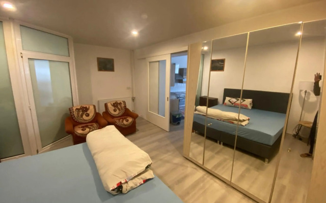 Ruhiges ein Zimmer Wohnung