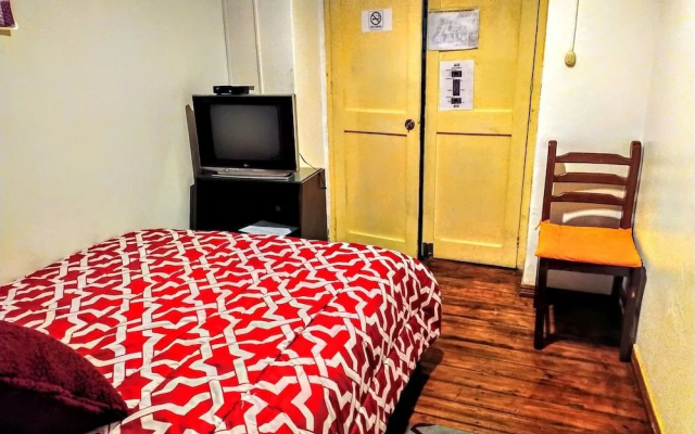 Hostal Latitud Ecuem