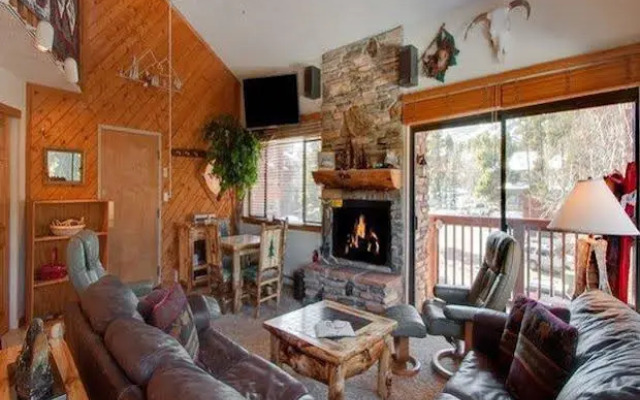 Pine Ridge Condominiums
