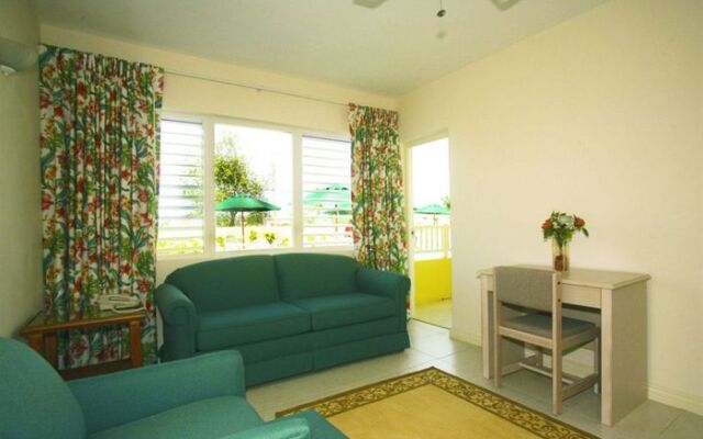 Tropical Winds Apartment Hotel