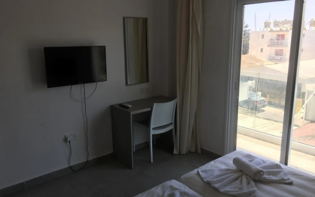 Flora Maria Hotel & Annex Apartments