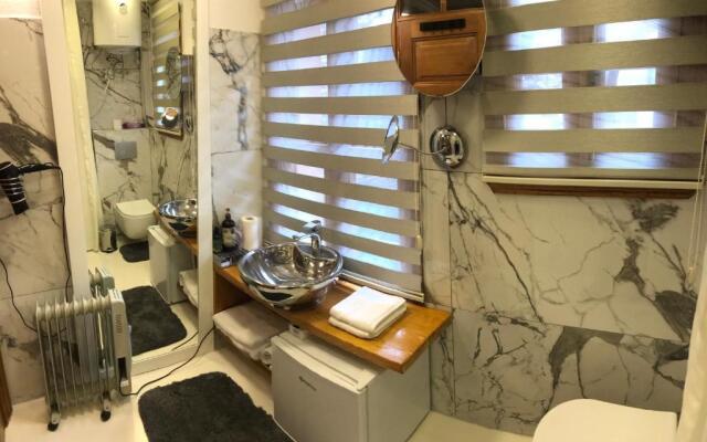 No 1 House By Valence