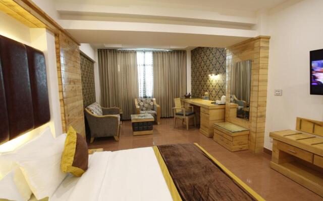 Hotel Saffron Leaf