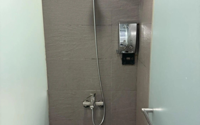 Zhongxiao Dunhua Homestay