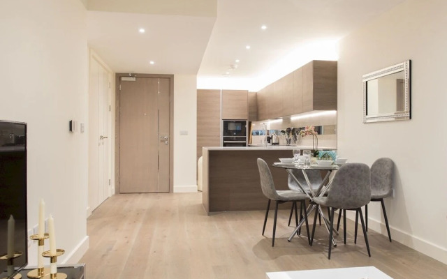 Amazing 2BR Flat Near London City Airport