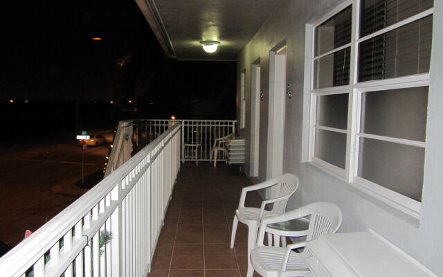 Silver Spray Motel