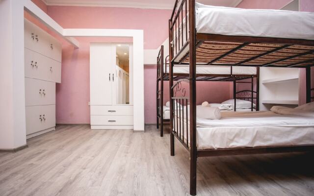 Sherlock Holmes Hostel Baku
