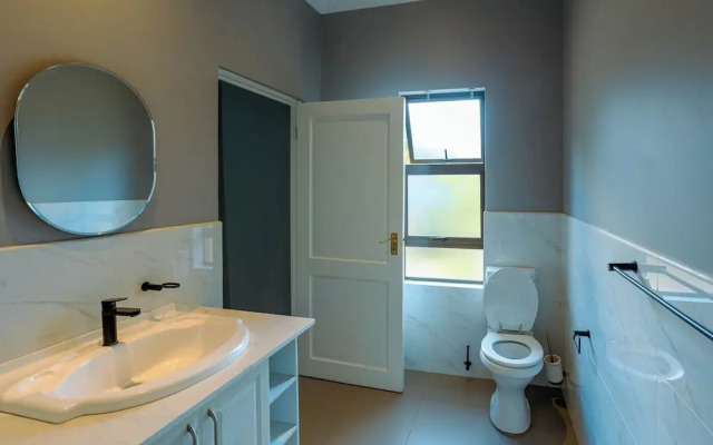 Adinkra Boutique Hotel