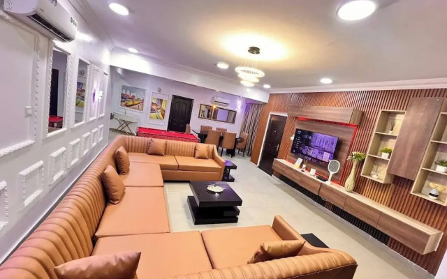 Eazym Shortlet Apartment