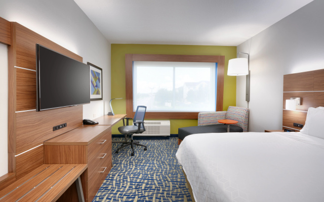 Holiday Inn Express & Suites Gainesville I-75 by IHG