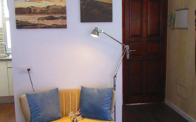 Estudio con encanto en la playa (aptos.salinetas)