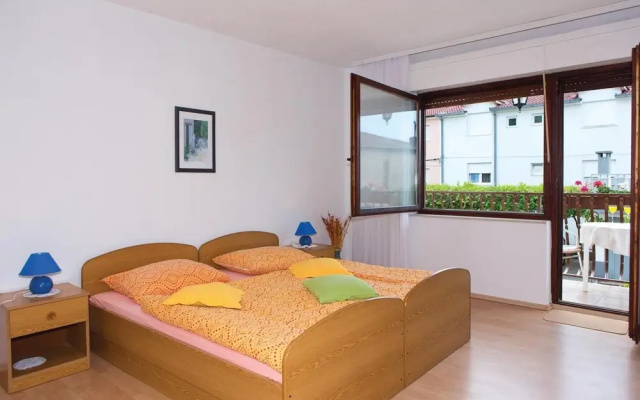 Stunning Home in Kastel Kambelovac With Wifi and 2 Bedrooms