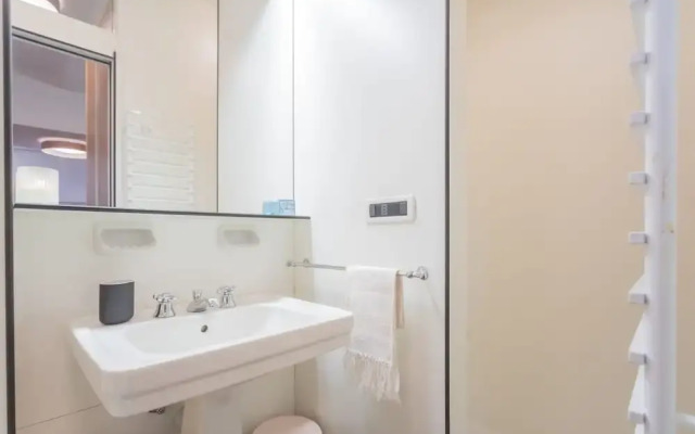 Viav by Rent All Como