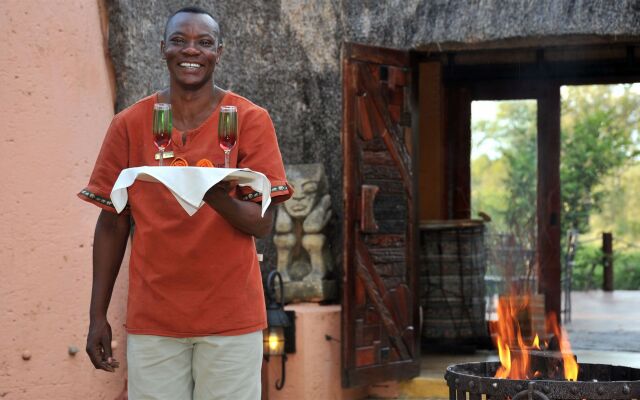 Hoyo Hoyo Safari Lodge