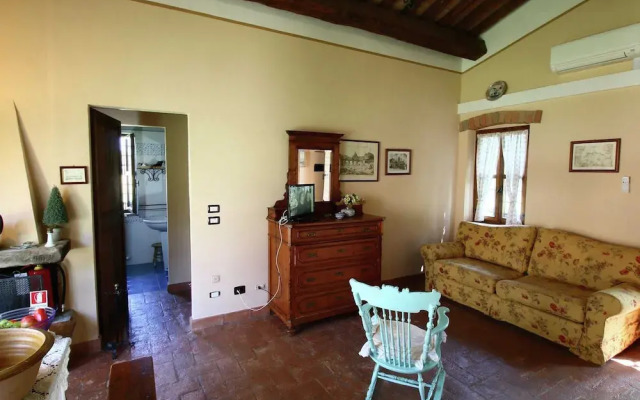 Cozy Countryside Cottage in Todi