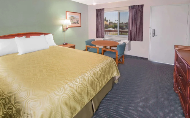 Days Inn By Wyndham Ontario Airport