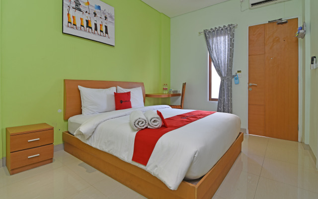 RedDoorz Plus @ Mahendradatta Denpasar