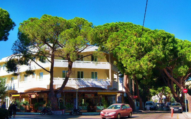 Fantasia Hotel Apartments