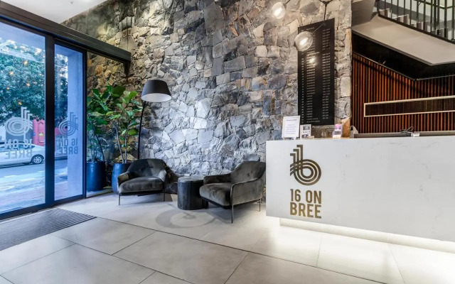 Luxuriuous 1 Bedroom in 16 on Bree