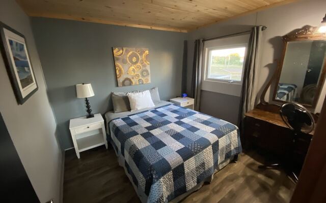 Pines Motel