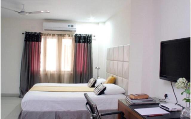 Hotel At Home Suites