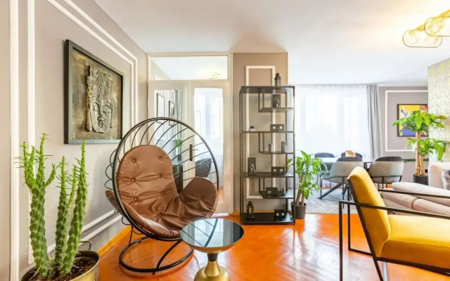 Flat With Excellent Location in Nisantasi