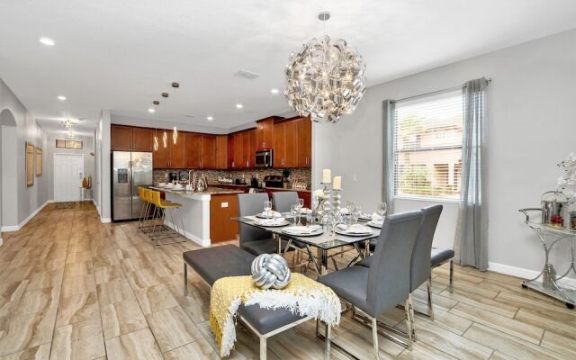 5421 Solterra Circle