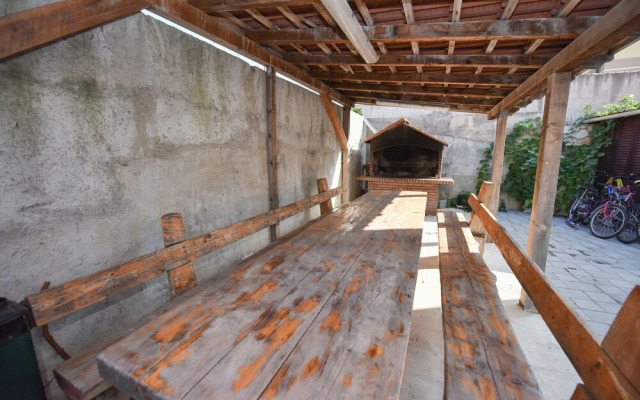 Danka - Free Parking and Grill - A1