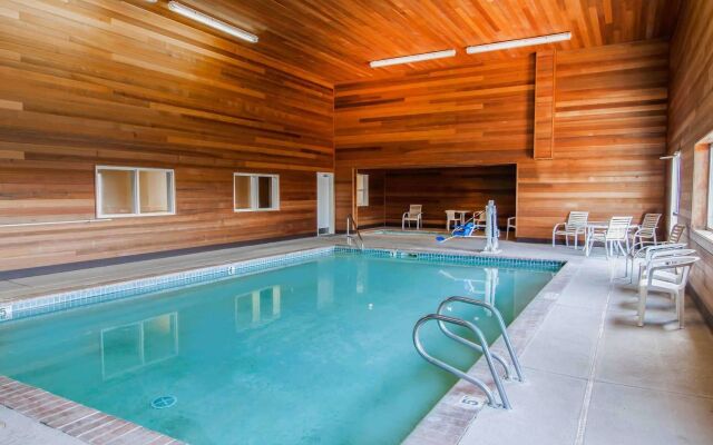 Bridgeway Inn & Suites Sublimity