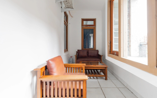 RedDoorz Plus Near Universitas Maranatha Bandung 2
