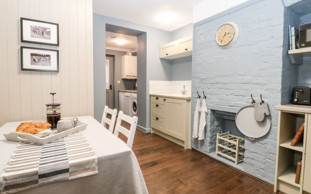 6 Coastal Cottages