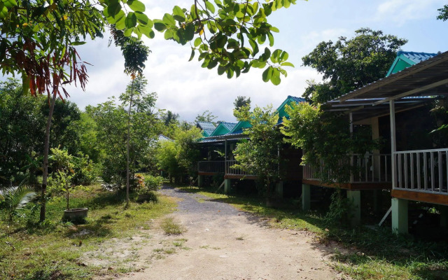 Phangan Farm Stay Resort