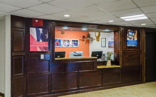 Motel 6 Westborough
